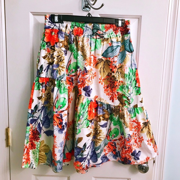 🍁SALE🍁 Zara Tiered Midi Floral Skirt EUC - Picture 4 of 4